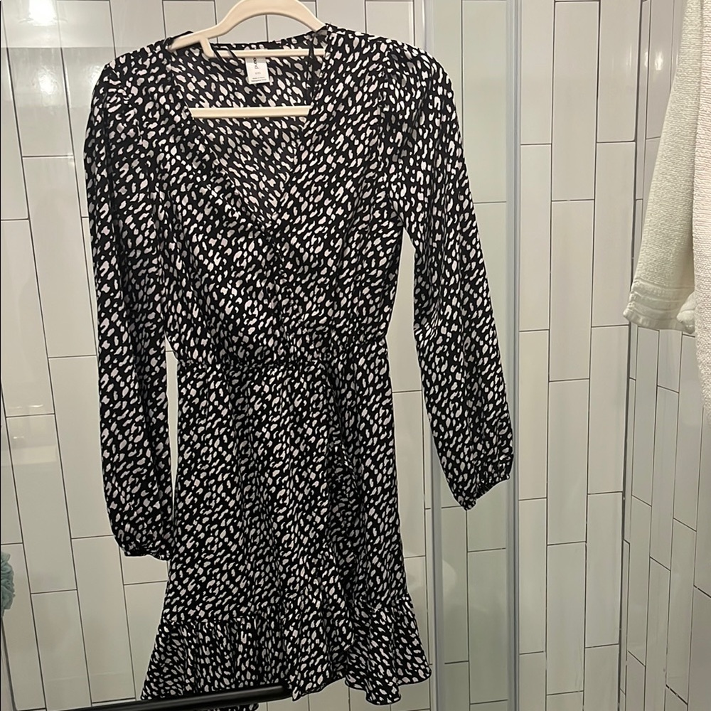 Elegant Black and White Patterned Dress